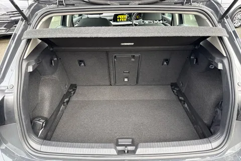 7 of 43 for Volkswagen Golf 1.5 TSI 150 Life 5dr | App Connect | Acc