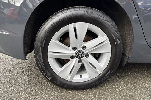 11 of 43 for Volkswagen Golf 1.5 TSI 150 Life 5dr | App Connect | Acc