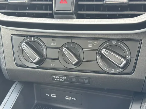 19 of 38 for SEAT IBIZA 1.0 TSI 95 SE Technology 5dr