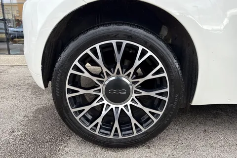 11 of 63 for FIAT 500C 1.0 MHEV Top Euro 6 (s/s) 2dr