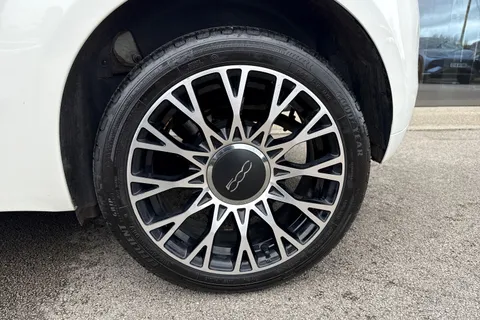 13 of 63 for FIAT 500C 1.0 MHEV Top Euro 6 (s/s) 2dr