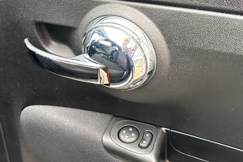 40 of 63 for FIAT 500C 1.0 MHEV Top Euro 6 (s/s) 2dr