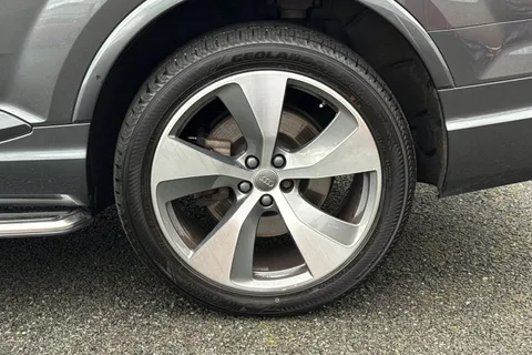 12 of 57 for Audi Q7 3.0 TDI V6 S line Tiptronic quattro Euro 6 (s/s) 5dr