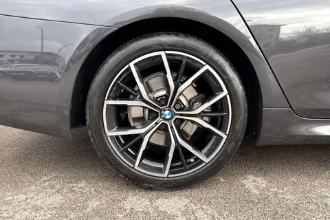 DH23LMV BMW 5 Series 2.0 520d MHT M Sport Saloon 4dr Diesel Hybrid Steptronic Euro 6 (s/s) (190 ps) Thumbnail #10