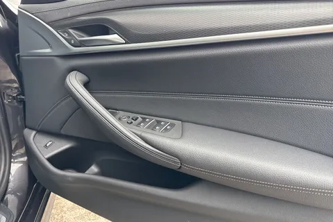 DH23LMV BMW 5 Series 2.0 520d MHT M Sport Saloon 4dr Diesel Hybrid Steptronic Euro 6 (s/s) (190 ps) Thumbnail #21