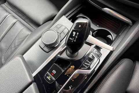 DH23LMV BMW 5 Series 2.0 520d MHT M Sport Saloon 4dr Diesel Hybrid Steptronic Euro 6 (s/s) (190 ps) Thumbnail #23