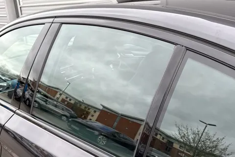 DH23LMV BMW 5 Series 2.0 520d MHT M Sport Saloon 4dr Diesel Hybrid Steptronic Euro 6 (s/s) (190 ps) Thumbnail #34