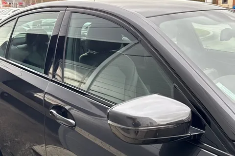 DH23LMV BMW 5 Series 2.0 520d MHT M Sport Saloon 4dr Diesel Hybrid Steptronic Euro 6 (s/s) (190 ps) Thumbnail #36