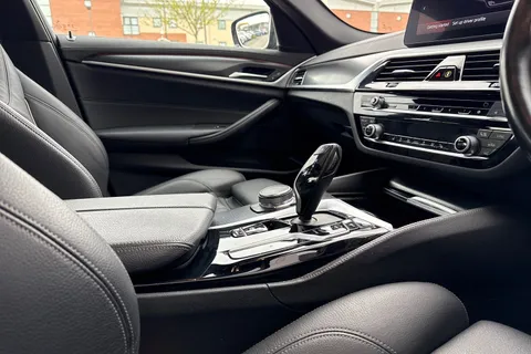 DH23LMV BMW 5 Series 2.0 520d MHT M Sport Saloon 4dr Diesel Hybrid Steptronic Euro 6 (s/s) (190 ps) Thumbnail #43