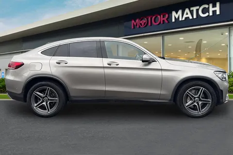 DN69WJJ Mercedes-Benz Glc 2.0 GLC220d AMG Line Coupe G-Tronic+ 4MATIC Euro 6 (s/s) 5dr Thumbnail #4
