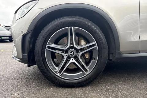 DN69WJJ Mercedes-Benz Glc 2.0 GLC220d AMG Line Coupe G-Tronic+ 4MATIC Euro 6 (s/s) 5dr Thumbnail #7