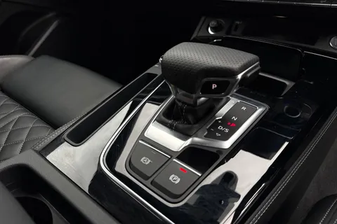 DX23XEB Audi Q5 Edition 1 45 TFSI quattro 265 PS S tronic Thumbnail #24