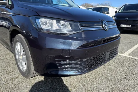 CX26JZP Volkswagen Caddy Maxi 2.0 TDI Life MPV 5dr Diesel DSG Euro 6 (s/s) (122 ps) Thumbnail #9