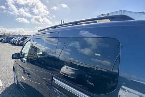 CX26JZP Volkswagen Caddy Maxi 2.0 TDI Life MPV 5dr Diesel DSG Euro 6 (s/s) (122 ps) Thumbnail #27