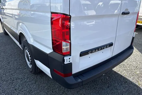 CX26HXS Volkswagen Crafter 2.0 TDI CR30 Commerce Panel Van 5dr Diesel Manual FWD MWB Euro 6 (s/s) (140 ps) Thumbnail #8