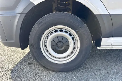 CX26HXS Volkswagen Crafter 2.0 TDI CR30 Commerce Panel Van 5dr Diesel Manual FWD MWB Euro 6 (s/s) (140 ps) Thumbnail #10