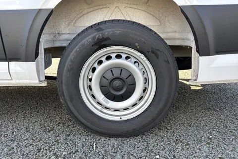 CX26HXS Volkswagen Crafter 2.0 TDI CR30 Commerce Panel Van 5dr Diesel Manual FWD MWB Euro 6 (s/s) (140 ps) Thumbnail #11