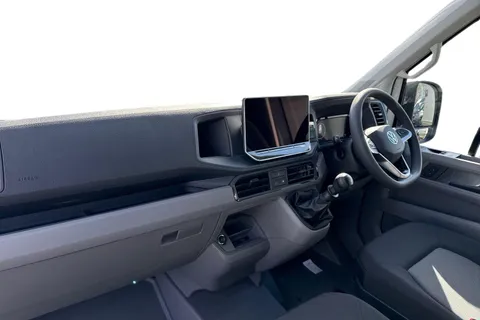 CX26HXS Volkswagen Crafter 2.0 TDI CR30 Commerce Panel Van 5dr Diesel Manual FWD MWB Euro 6 (s/s) (140 ps) Thumbnail #15