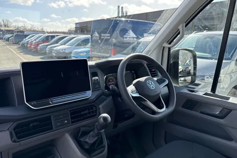 CX26HXS Volkswagen Crafter 2.0 TDI CR30 Commerce Panel Van 5dr Diesel Manual FWD MWB Euro 6 (s/s) (140 ps) Thumbnail #18