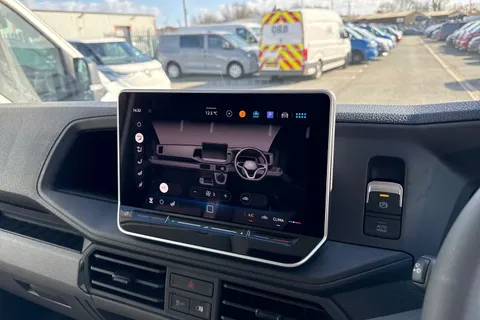 CX26HXS Volkswagen Crafter 2.0 TDI CR30 Commerce Panel Van 5dr Diesel Manual FWD MWB Euro 6 (s/s) (140 ps) Thumbnail #22