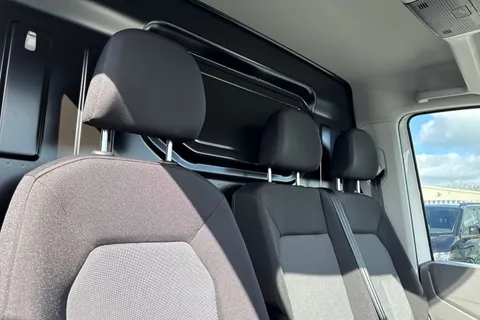 CX26HXS Volkswagen Crafter 2.0 TDI CR30 Commerce Panel Van 5dr Diesel Manual FWD MWB Euro 6 (s/s) (140 ps) Thumbnail #24