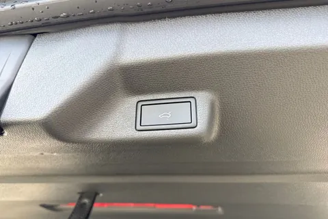 CX26KAA Volkswagen ID. Buzz Pro 86kWh Style MPV 5dr Electric Auto (LWB, 7Seat) (286 ps) Thumbnail #29