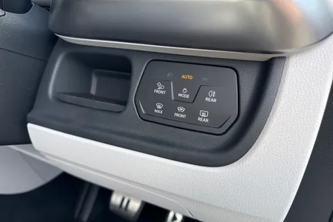 CX26KAA Volkswagen ID. Buzz Pro 86kWh Style MPV 5dr Electric Auto (LWB, 7Seat) (286 ps) Thumbnail #30