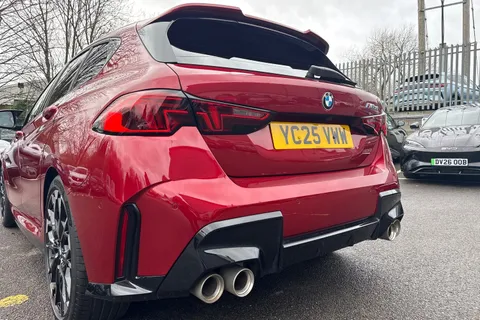 YC25VWW BMW 1 Series 2.0 M135i DCT xDrive Euro 6 (s/s) 5dr Thumbnail #17