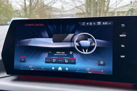 YC25VWW BMW 1 Series 2.0 M135i DCT xDrive Euro 6 (s/s) 5dr Thumbnail #20