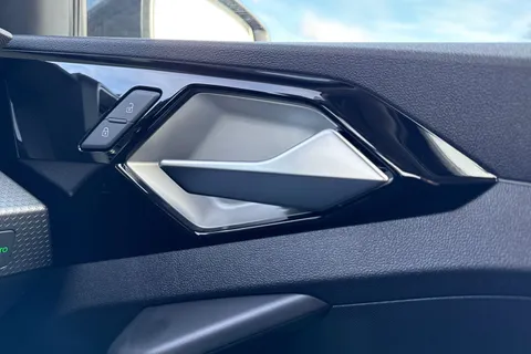  Audi A1 1.0 TFSI 25 Sport Sportback Euro 6 (s/s) 5dr Thumbnail #21