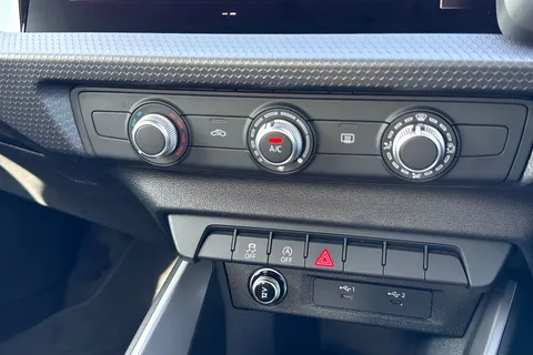  Audi A1 1.0 TFSI 25 Sport Sportback Euro 6 (s/s) 5dr Thumbnail #44