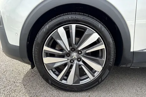 12 of 67 for PEUGEOT 3008 1.2 PureTech GT Line Euro 6 (s/s) 5dr