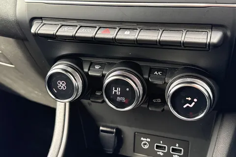 MD72FZZ Renault Captur 1.0 TCe evolution Euro 6 (s/s) 5dr Thumbnail #23