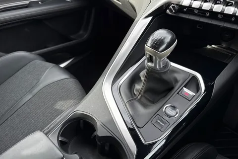 23 of 67 for PEUGEOT 3008 1.2 PureTech GT Line Euro 6 (s/s) 5dr