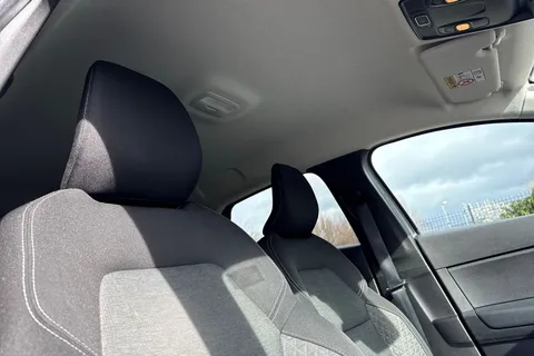 MD72FZZ Renault Captur 1.0 TCe evolution Euro 6 (s/s) 5dr Thumbnail #25