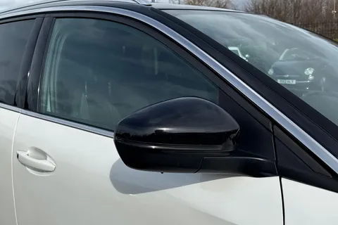 28 of 67 for PEUGEOT 3008 1.2 PureTech GT Line Euro 6 (s/s) 5dr