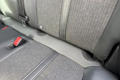 32 of 67 for PEUGEOT 3008 1.2 PureTech GT Line Euro 6 (s/s) 5dr