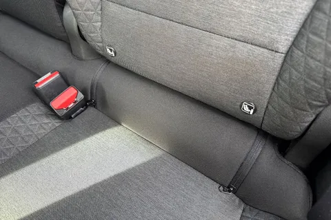 MD72FZZ Renault Captur 1.0 TCe evolution Euro 6 (s/s) 5dr Thumbnail #36