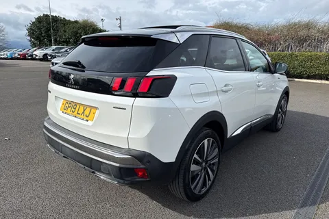 37 of 67 for PEUGEOT 3008 1.2 PureTech GT Line Euro 6 (s/s) 5dr