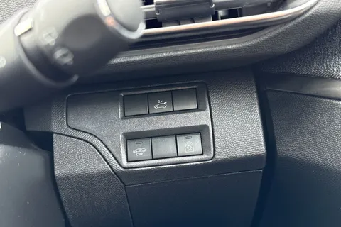 43 of 67 for PEUGEOT 3008 1.2 PureTech GT Line Euro 6 (s/s) 5dr