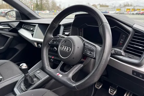 PN23MXK Audi A1 Black Edition 25 TFSI  95 PS 5-speed Thumbnail #44