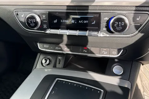 PF18TXT Audi Q5 2.0 TDI Sport S Tronic quattro Euro 6 (s/s) 5dr Thumbnail #23