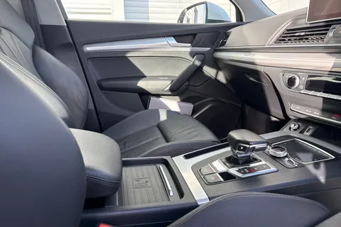 PF18TXT Audi Q5 2.0 TDI Sport S Tronic quattro Euro 6 (s/s) 5dr Thumbnail #42