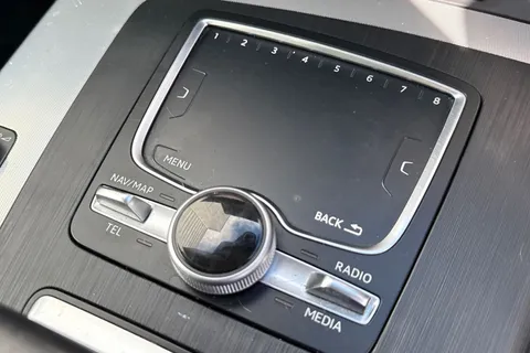 PF18TXT Audi Q5 2.0 TDI Sport S Tronic quattro Euro 6 (s/s) 5dr Thumbnail #52