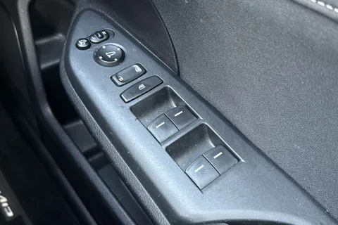 23 of 51 for HONDA CIVIC 1.0 VTEC Turbo 126 SR 5dr CVT