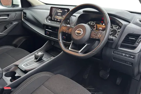 DL73NHA Nissan Qashqai 1.3 DIG-T MHEV Acenta Premium XTRON Euro 6 (s/s) 5dr Thumbnail #15