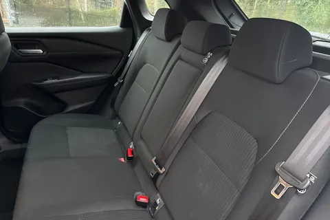 DL73NHA Nissan Qashqai 1.3 DIG-T MHEV Acenta Premium XTRON Euro 6 (s/s) 5dr Thumbnail #20