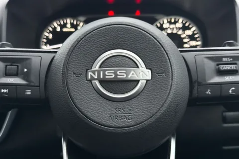 DL73NHA Nissan Qashqai 1.3 DIG-T MHEV Acenta Premium XTRON Euro 6 (s/s) 5dr Thumbnail #35