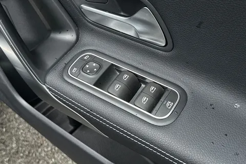 BW21KNG Mercedes-Benz A Class 1.3 A180 Sport 7G-DCT Euro 6 (s/s) 4dr Thumbnail #22