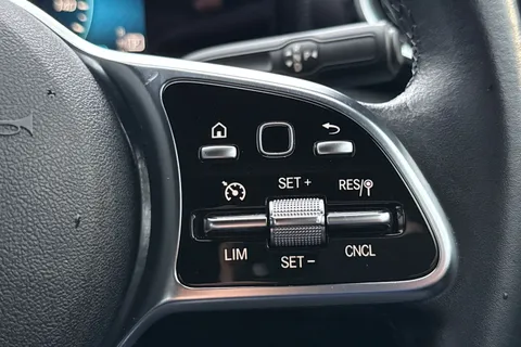 BW21KNG Mercedes-Benz A Class 1.3 A180 Sport 7G-DCT Euro 6 (s/s) 4dr Thumbnail #41